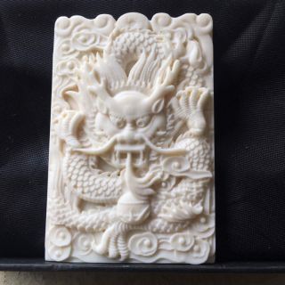 Mặt dây chuyền hình rồng