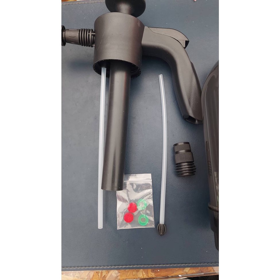 COMBO BÌNH XỊT TẠO BỌT TUYẾT 2L KÈM XÀ BONG BZ 1L BỘ CỌ 5 CÂY