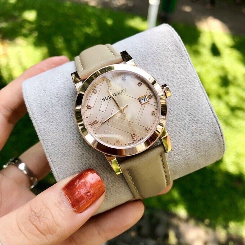 Đồng Hồ Nữ Burberry Dây Da Sang Trọng, Nữ Tính, Cao Cấp