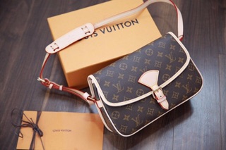 Louis Vuitton Super