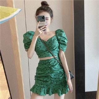 Set Áo Croptop Tay Phồng + Chân Váy Mini Xếp Li Phong Cách Hàn Quốc