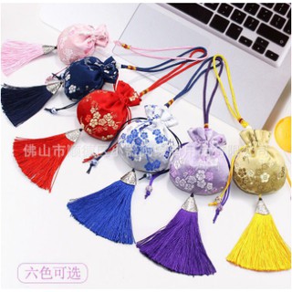 Lì xì độc – đẹp – ấn tượng nhất 2021, phong bao vải gấm tròn phong cách lì xì mới.