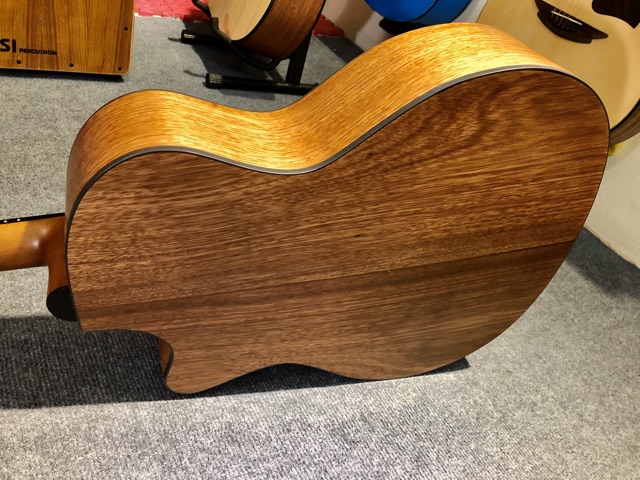 Thuận Guitar AT-02CX