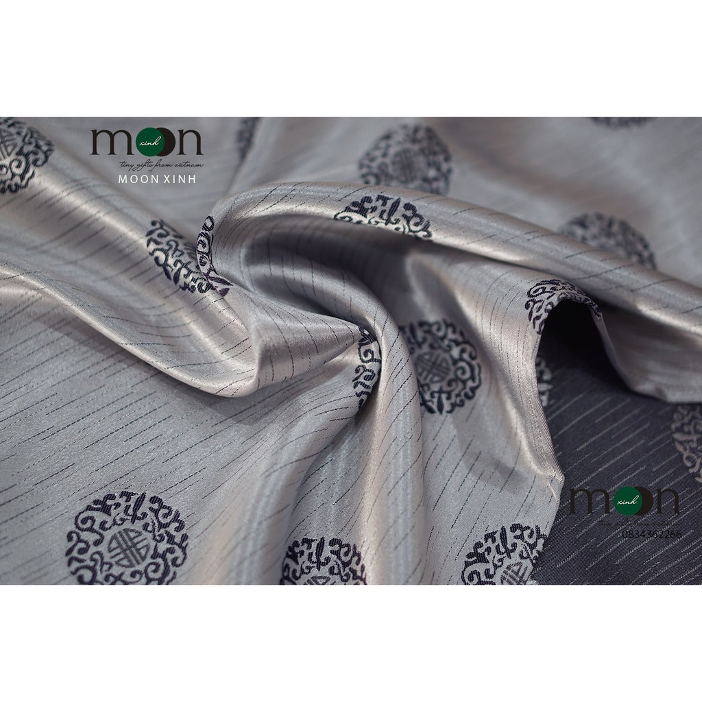 Áo dài tết cho bé trai VNS 335  của Moon Xinh Họa tiết chữ Phúc may mắn Màu ghi Chất gấm lụa mát, sóng vải