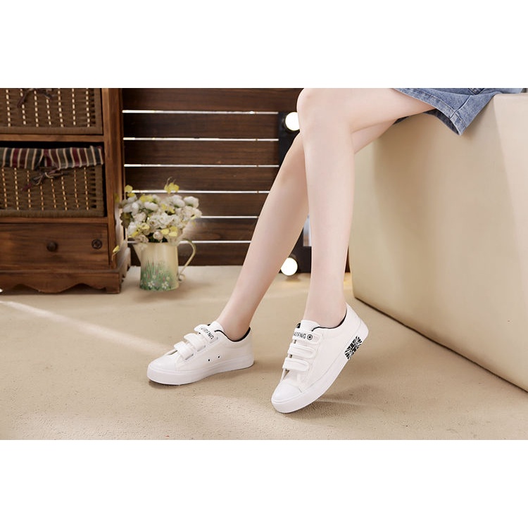 Giày Thể Thao Canvas Đế Bằng Size Lớn 40 41 Màu Trắng Đen Thời Trang Mùa Hè Cho Nữ Size 42 43