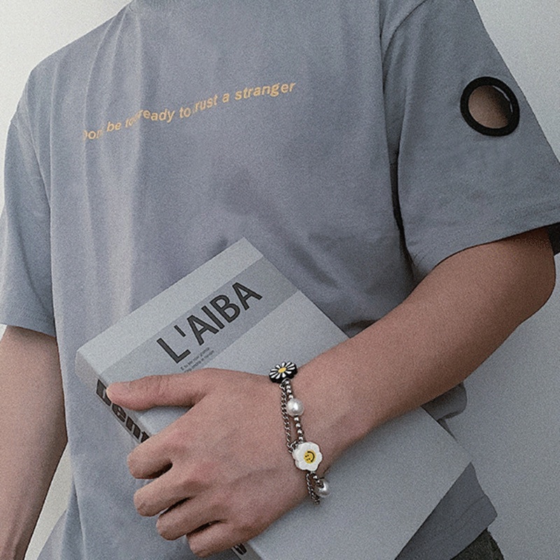 Vòng tay mặt dây hình hoa cúc mặt cười xỏ hạt ngọc trai giả phong cách hip hop thời trang cá tính cho nam và nữ