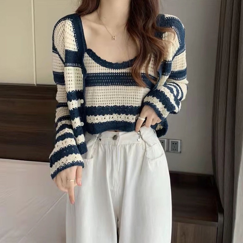 set áo 2 dây len kèm áo khoác ngoài dễ thương họa tiết kẻ sọc