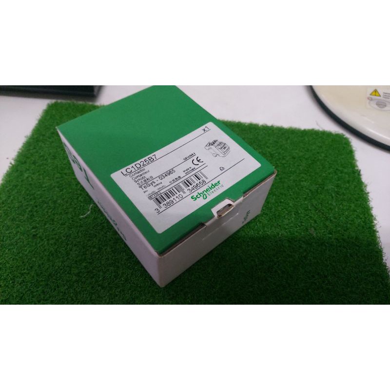 Khởi động từ LC1D25B7 3P 25A 415VAC, coil 24AC