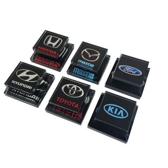 Sản Phẩm Nước hoa pha lê cao cấp logo các hãng xe: Toyota-Mazda-Ford-Kia-Hyundai-Honda. Mùi hương dịu nhẹ, dễ chịu. .