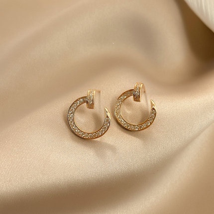 Khuyên tai tròn đính đá zircon thời trang