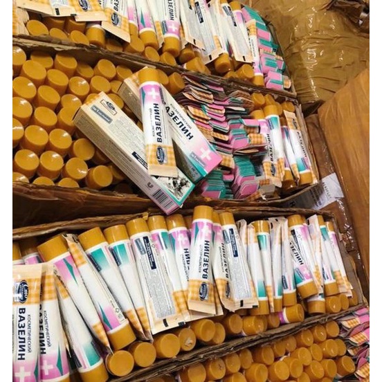 Dưỡng Vaseline Môi của Nga 42ml