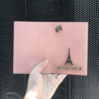 Ví Đựng Passport Khắc Tên Theo Yêu Cầu Và Hơn 60 Mẫu Charm Tự Do Chọn Lựa