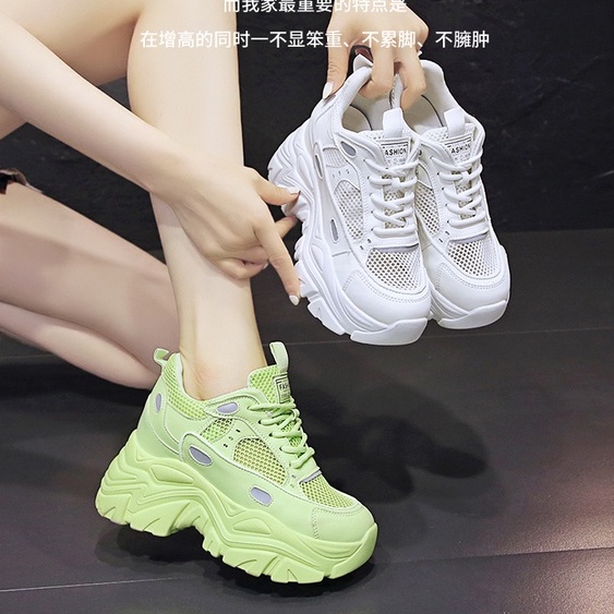 🎀COOL A Giày Thời Trang Mùa Thu Cá Tính Dành Cho Nữ Giày Pop shoes thời trang nữ  mùa thu mới giày trắng nhỏ tăng trong vòng đáy dày 10cm, giày thể thao thông thường đa năng Giày lưới tăng chiều cao bên trong của phụ nữ mùa hè mỏng giày cha dày đáy