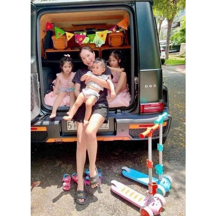 Xe trượt heo Scooter cho bé Umoo UM - 0277 2in1 có đèn phát sáng, vừa là xe scooter vừa là xe chòi chân
