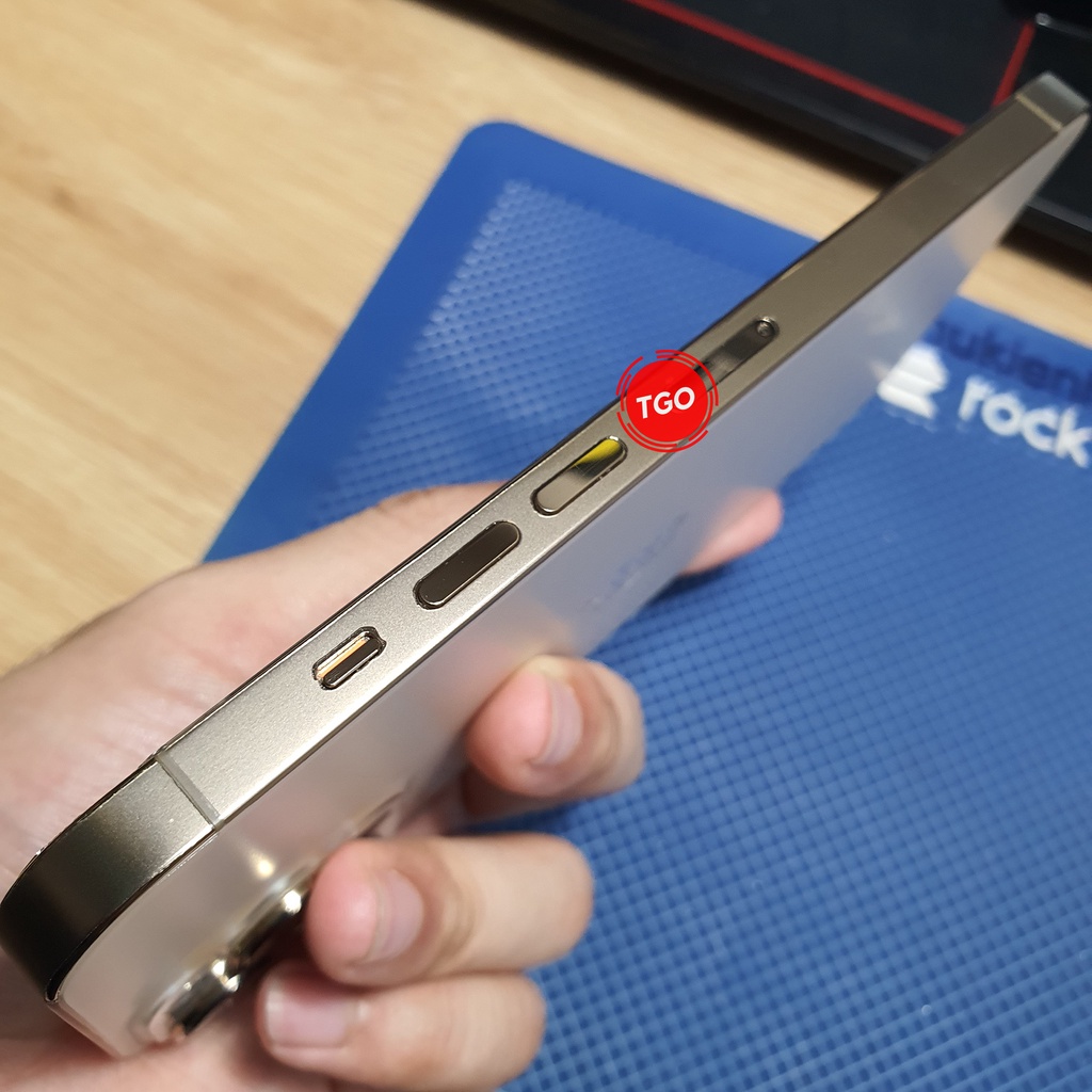 PPF iPhone 13 Pro Max / 12 Pro Max lưng nhám viền bóng, lưng bóng viền nhám