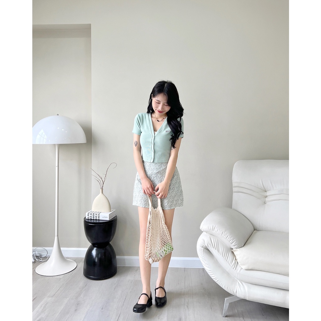 Chân váy ngắn xanh hoa nhí MONÁ - ROLLY