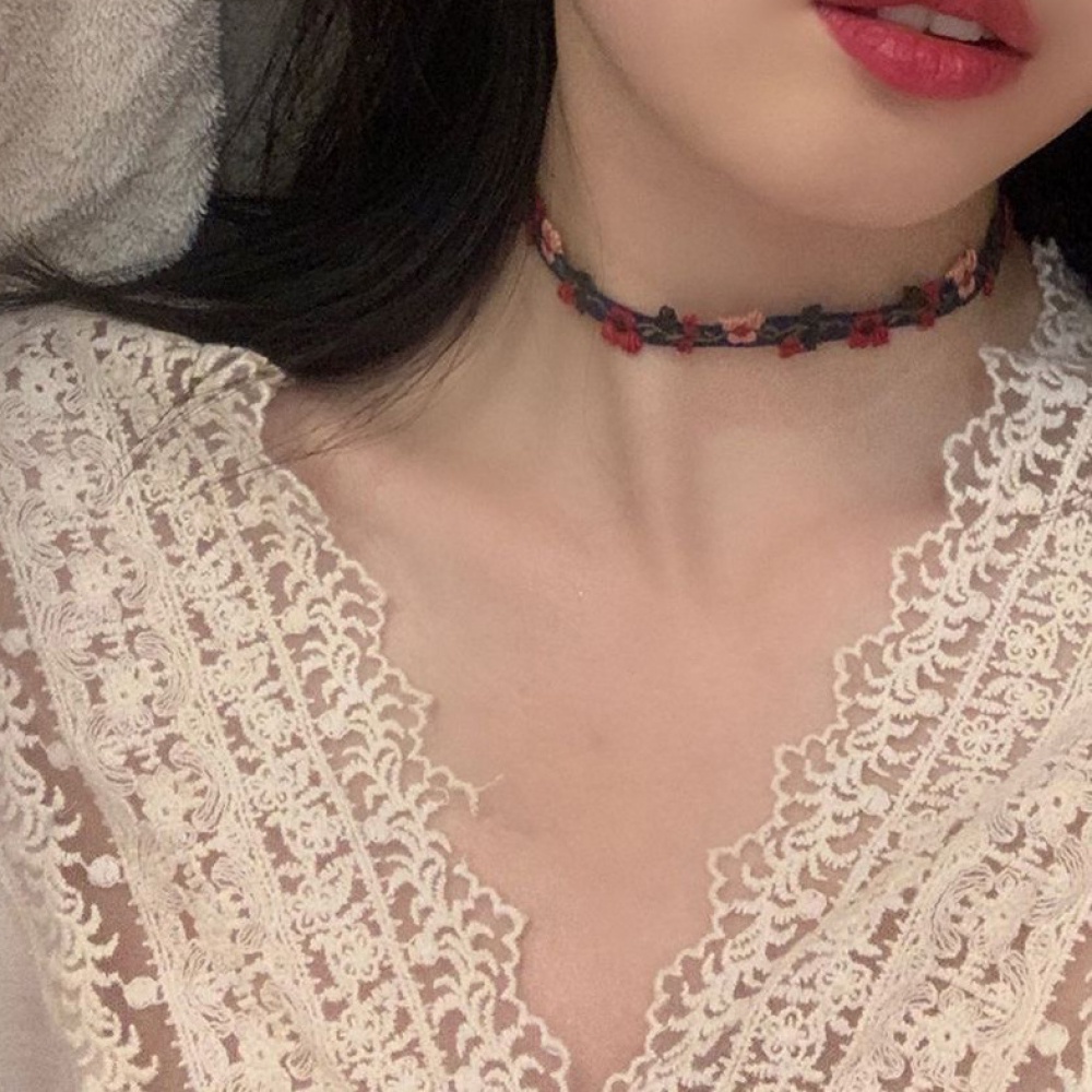 Vòng Cổ choker Đan Sợi Mặt Hình Hoa Phong Cách Cổ Điển Cho Nữ