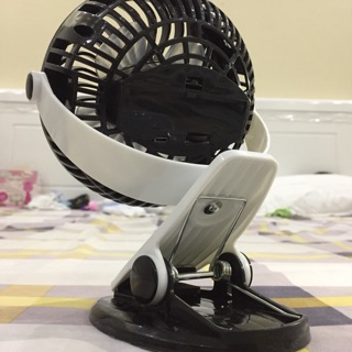 Quạt tích điện mini
