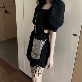 Váy khoét eo (có sẵn)