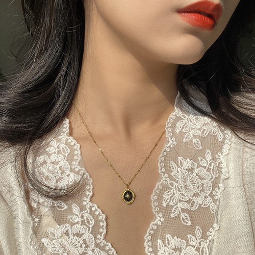 Dây Chuyền Nữ Mặt Đen Ngôi Sao 8 Cánh Titan Ko Han Rỉ TT 3710