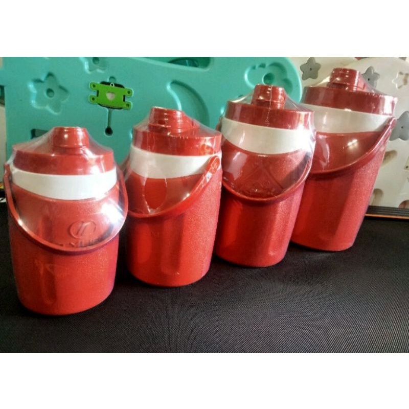 Bình đá nắp bật Tylien là sản phẩm quen thuộc, có thể giữ lạnh trên 36 giờ đồng hồ, bình vô cùng tiện lợi