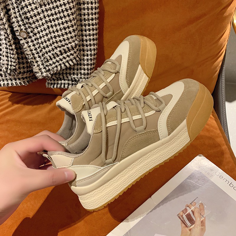 Giày thể thao nữ đế bằng phối da lộn, Giày sneaker nữ độn đế có viền phối màu phong cách trẻ trung năng động | BigBuy360 - bigbuy360.vn