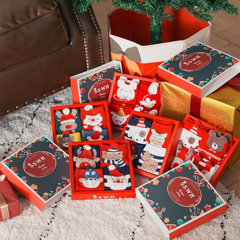 Set hộp 4 đôi tất vớ nữ hoạ tiết giáng sinh noel làm quà tặng cực dễ thương