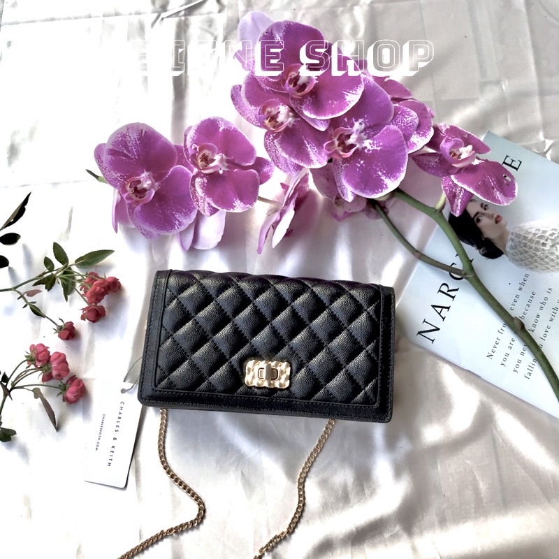 Túi Nữ Dạng Trám Sần Clutch Nữ Có Dây Xích Tháo Dời Micaela Quilted Phone Pouch