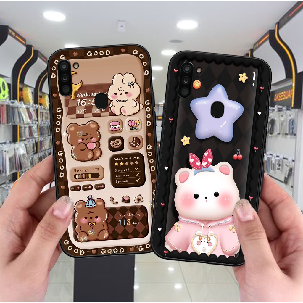 Ốp Samsung A11 / M11 in hình gấu caro đen trắng dễ thương siêu bền