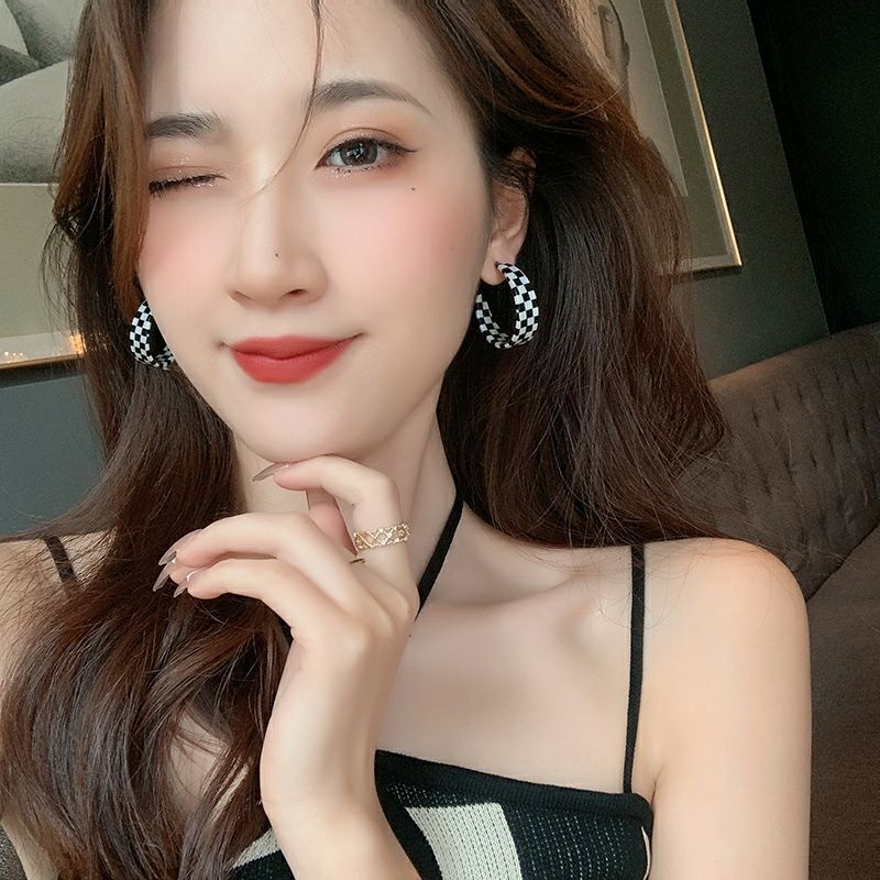 Khuyên Tai Hình Chữ C Nhiều Màu Sắc Phong Cách Hàn Quốc Dành Cho Nữ