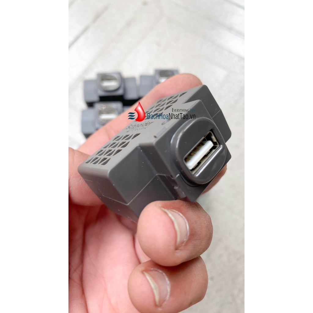 Ổ cắm sạc USB lắp mặt Shneider âm tường, âm sàn hàng thanh lý