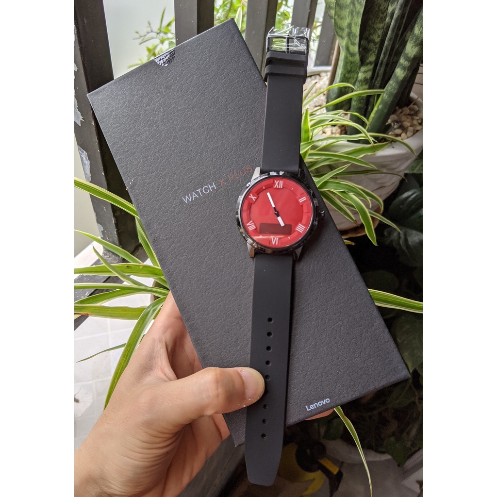 Đồng hồ thông minh Lenovo Watch X Plus pin 20 ngày, kính sapphire, có màn hiển thị OLED 1.5 inch