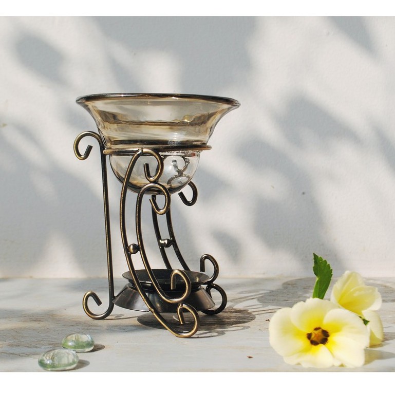 Đèn xông tinh dầu chân sắt ánh kim đốt bằng nến tealight cổ điển - Better Life