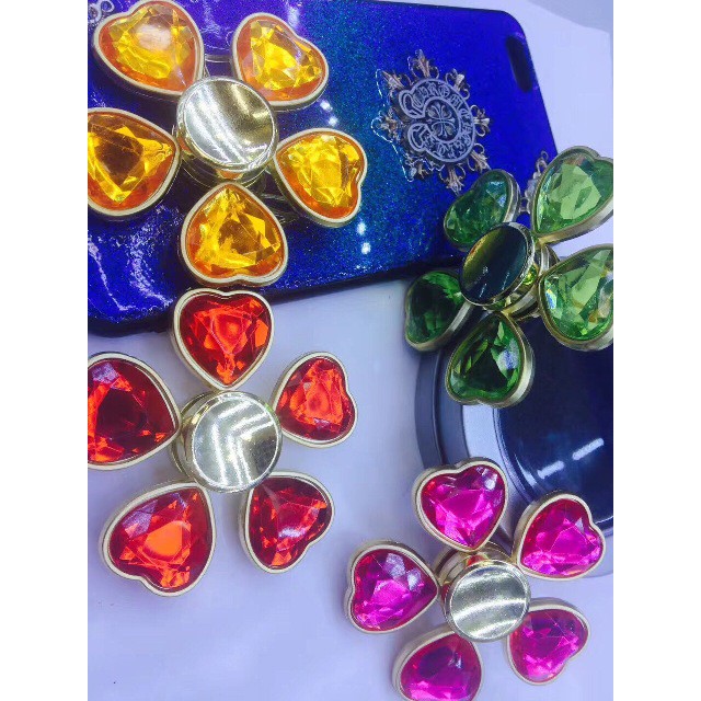 Con quay 5 cánh đá ruby...SALE...SALE...SALE