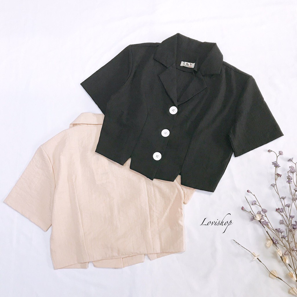 Áo sơ mi nữ cộc tay cổ vest kiểu croptop dáng suông phối 3 khuy to trẻ trung nữ tính