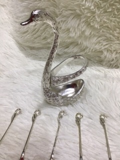 Giỏ để thìa (dĩa) thiên nga ( 1 giỏ + 6 thìa hoặc dĩa)màu trắng