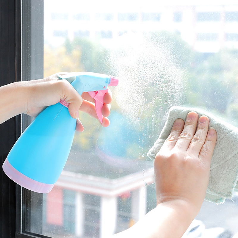 Bình xịt nước cầm tay màu sắc ngọt ngào