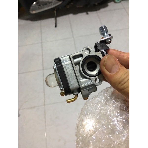 VÚ BƠM NHỎ-LỚN MÁY CẮT CỎ GIÁ SỐC