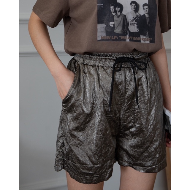 Quần short giả da / comic