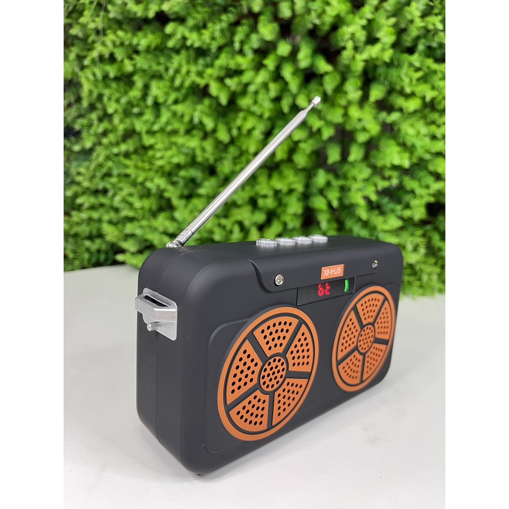 Loa Bluetooth PORTABLE Xm- U5 Có Móc Cầm Tay, Âm Thanh Hay, Thiết Kế Mẫu Sản Phẩm Cực Đẹp Mắt, Sạc Năng Lượng Mặt trời.
