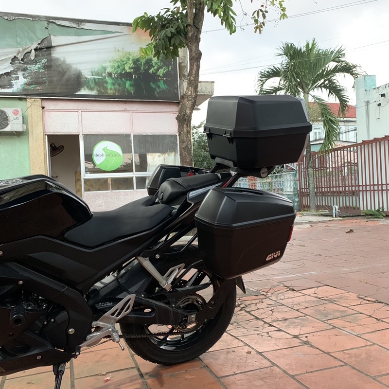 Yamaha R15 lên bộ 3 thùng sau Givi cực chất cùng bộ baga chính hãng
