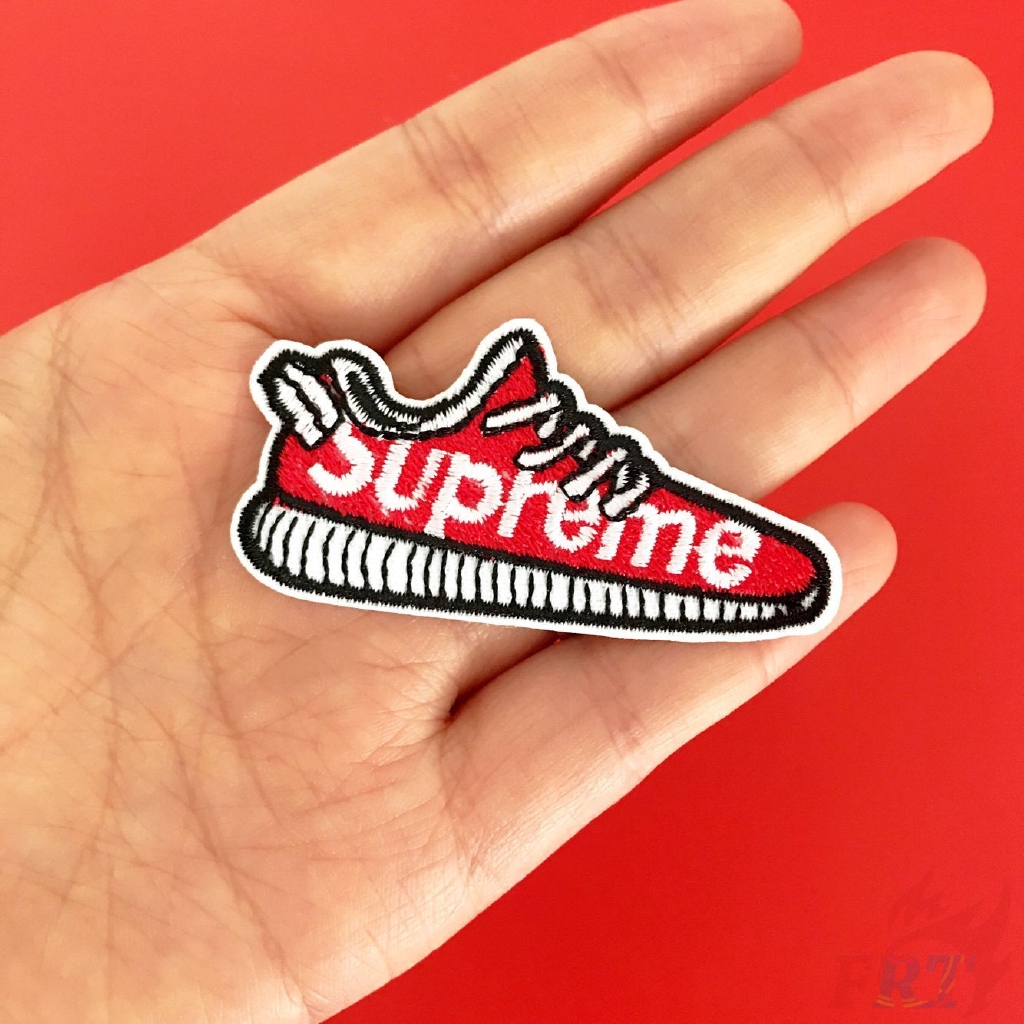 Miếng vớ thêu/ủi thủ công trang trí hình giày sneaker in logo thương hiệu thời trang 1.4