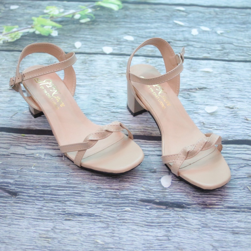 Giày sandal nữ cao gót vuông 5p quai thắt chéo