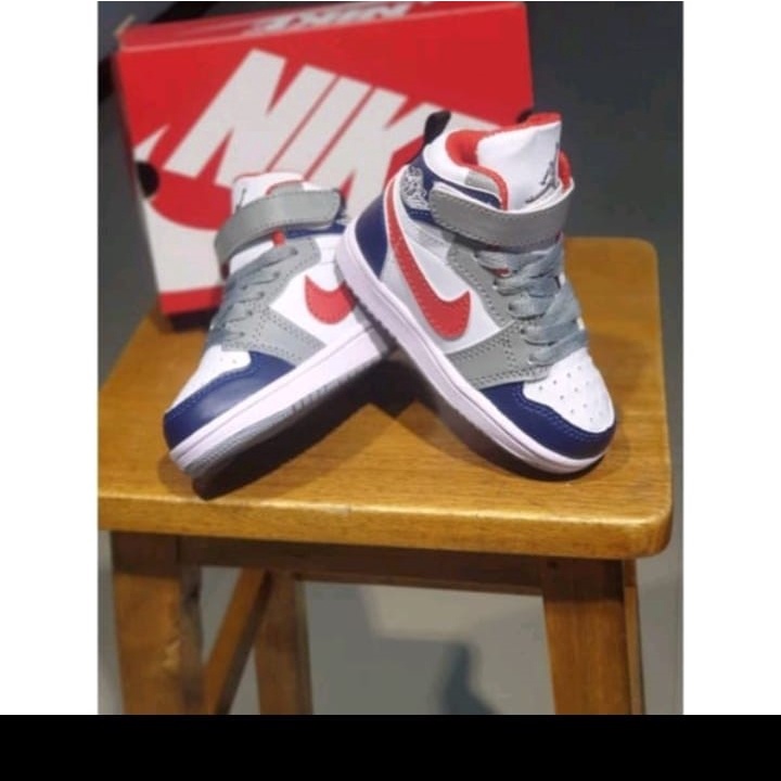 Giày Thể Thao Nike Air Jordan Thiết Kế Dễ Thương Cho Bé