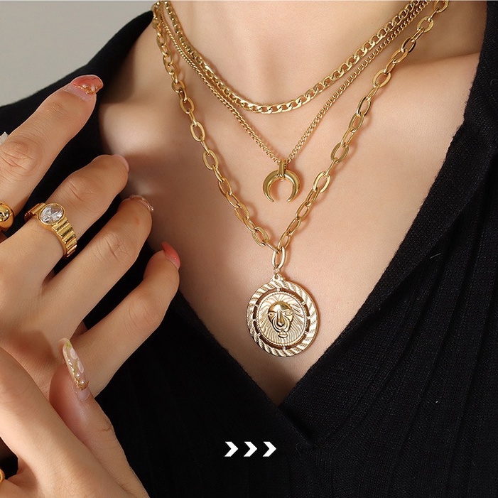 Set dây chuyền titan 3 tầng mặt tròn chạm hình sư tử không gỉ WNS2201