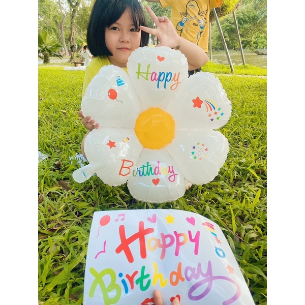 Tấm decan chữ happy birthday dán lên bóng số sinh nhật