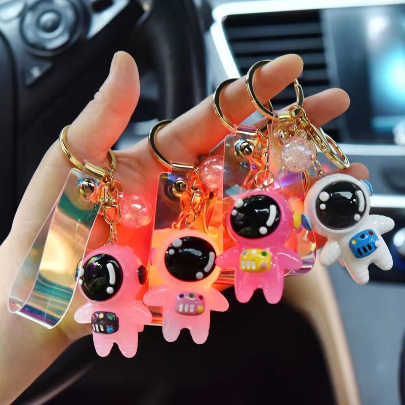 Móc Khóa Phi Hành Gia Màu Dạ Quang Dễ Thương