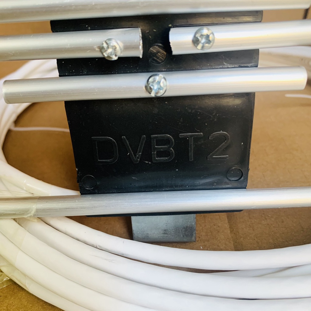 Dàn Anten thông minh cho tivi và thu sóng đầu KTS DVB - T2 ( 15m dây và 1 đầu cắm)