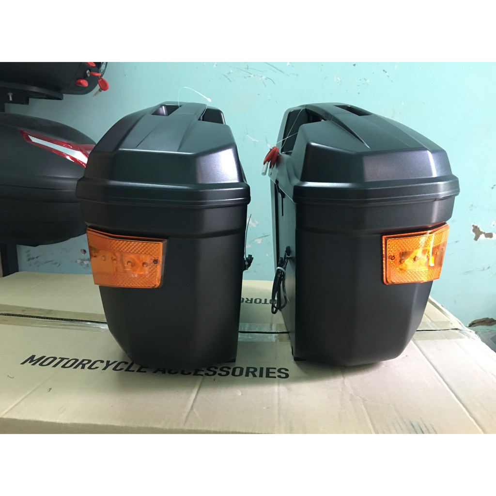 Thùng hông Givi E22NS, dung tích 22 lit/ thùng , hàng chính hãng mới 100%