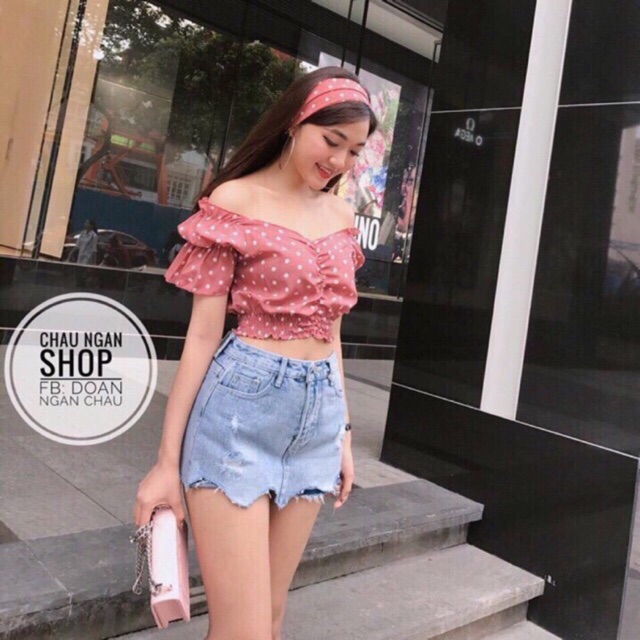 Áo trễ vai croptop chấm bi tiểu thư